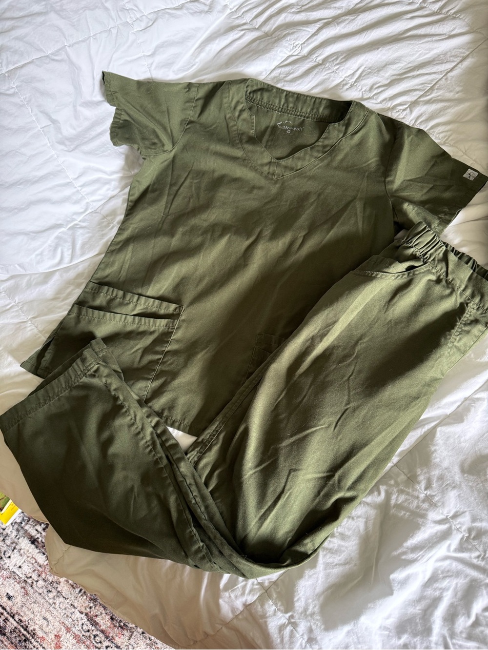 Women’s Olive Cargo Scrub Pants - Classic Utility Fit